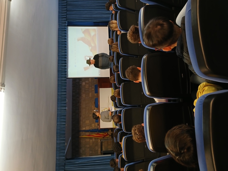 Trobada de l’alumnat de 2n d’ESO amb l’escriptor Juan Ramón Barat.